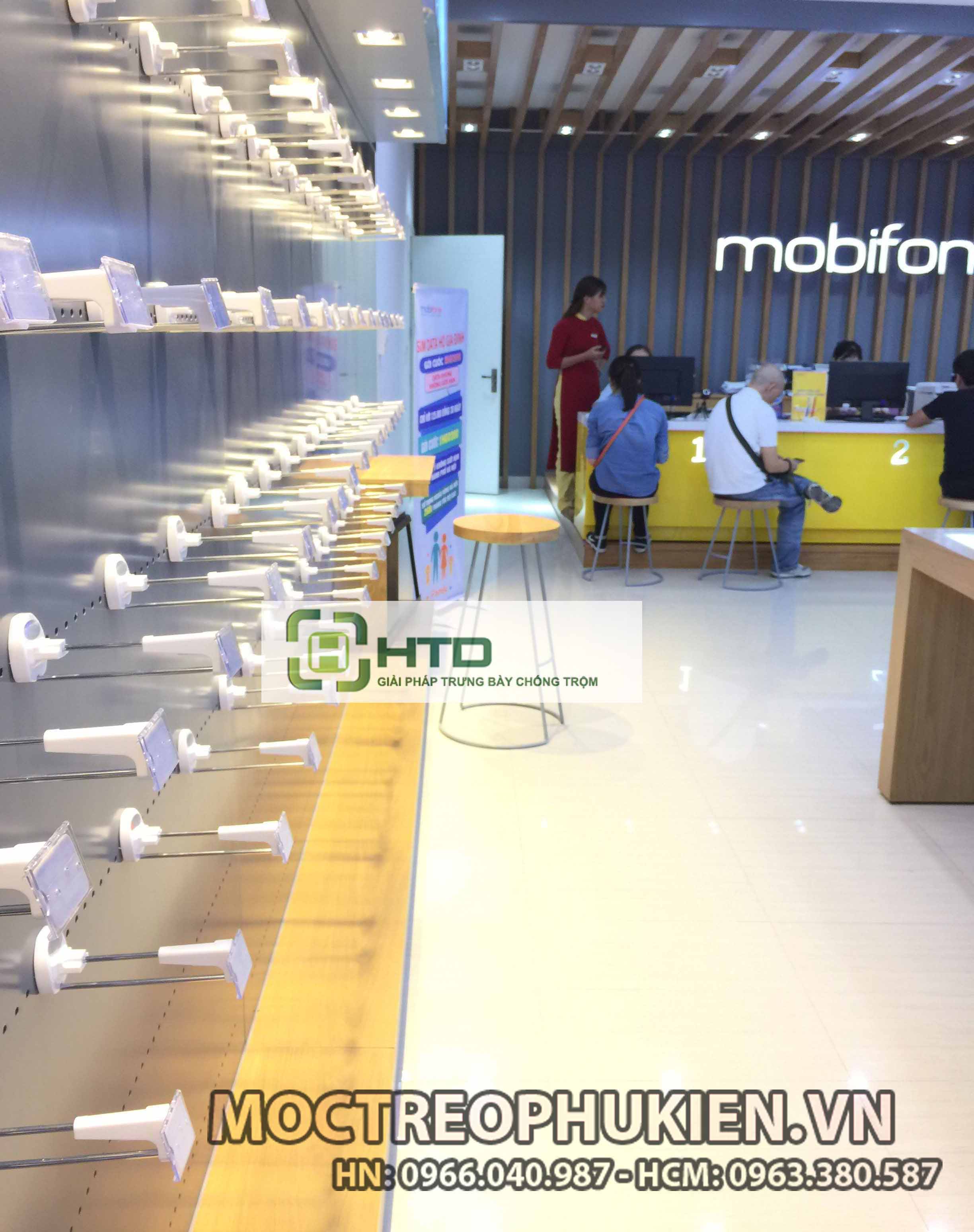 Móc treo chống trộm tại MobiFone