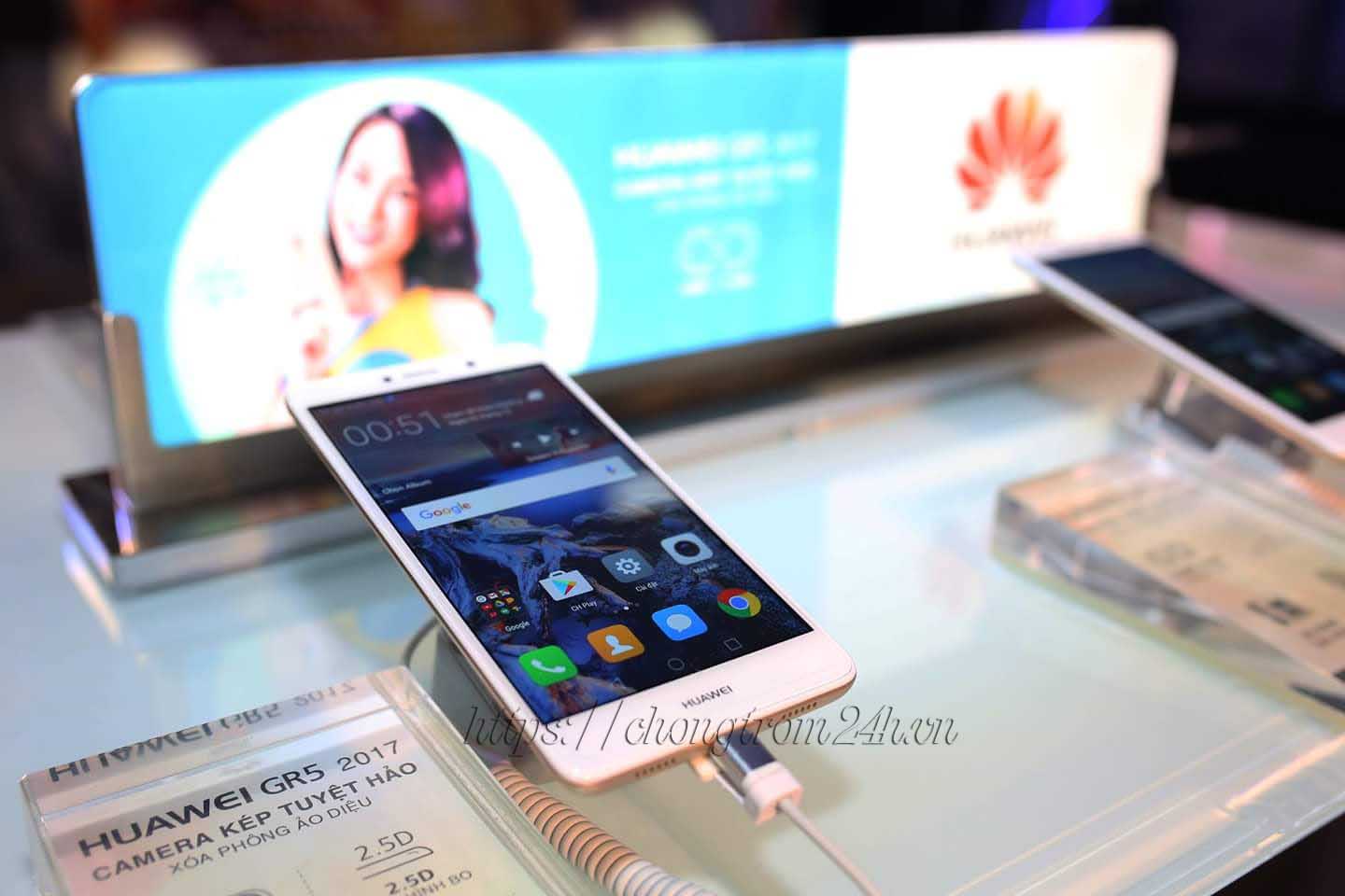 bàn trải nghiệm điện thoại huawei