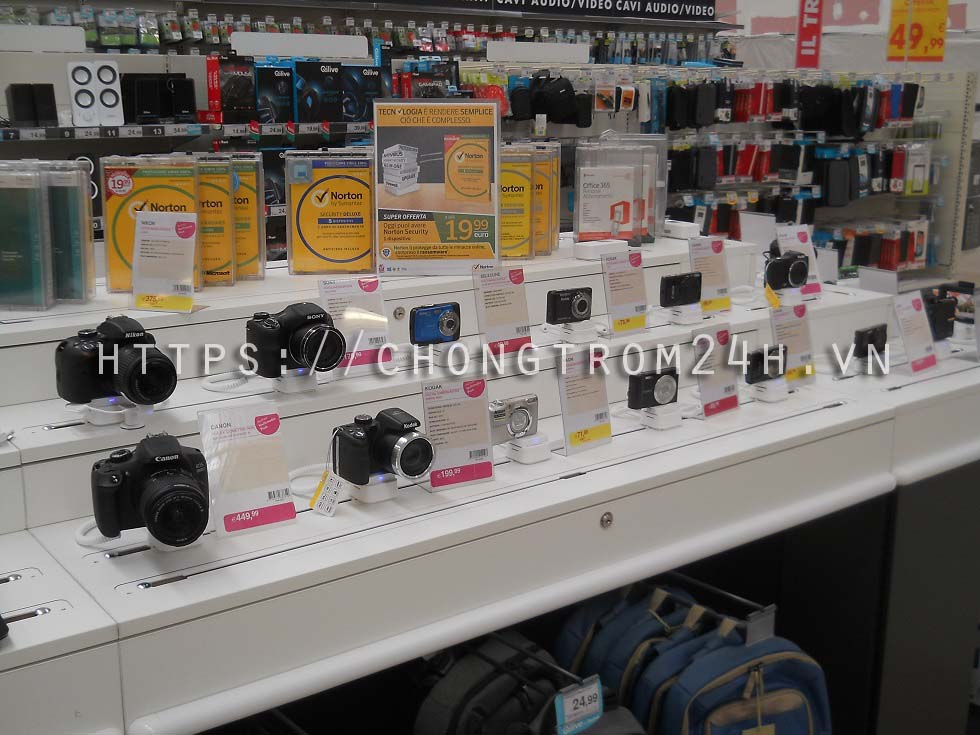 thiet bi chong trom may anh trung bay