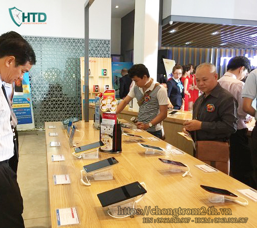 Chống trộm trưng bày tại Mobifone