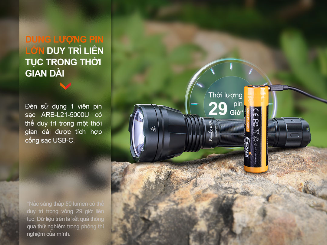 Đèn pin phản ứng nhanh FENIX HT32 sử dụng pin sạc dung lượng cao 5000mAh và cho thời gian chiếu sáng lên tới 29 giờ sử dụng