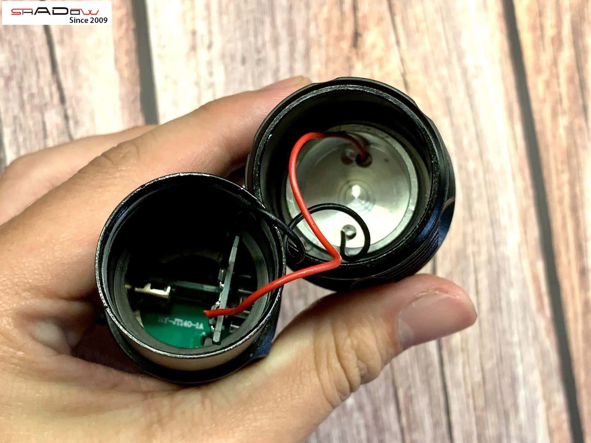 bảng mạch sơ sài của đèn pin rp6000