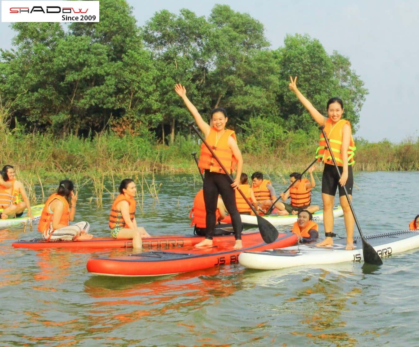 chèo thuyền Sup ở hồ Trị An