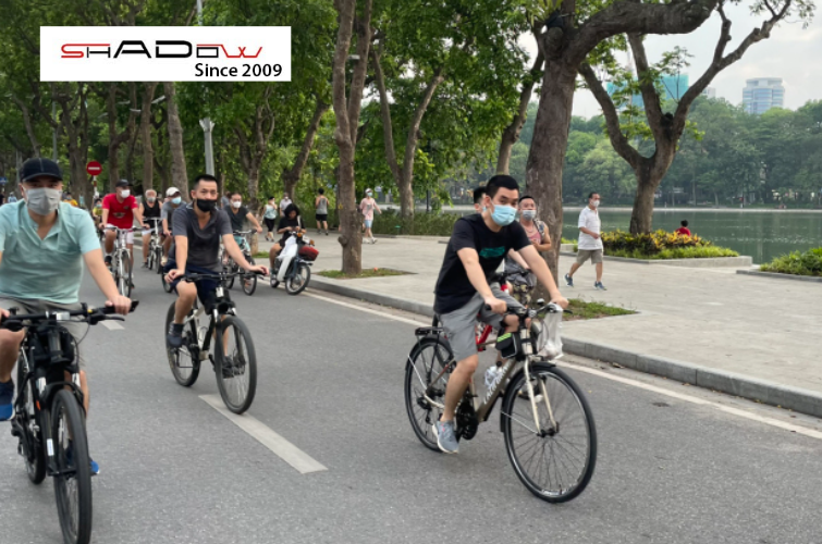 Đạp xe buổi sáng ở Hồ Hoàn Kiếm