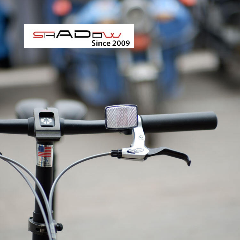 Đèn phản quang lắp ở phía trước xe đạp