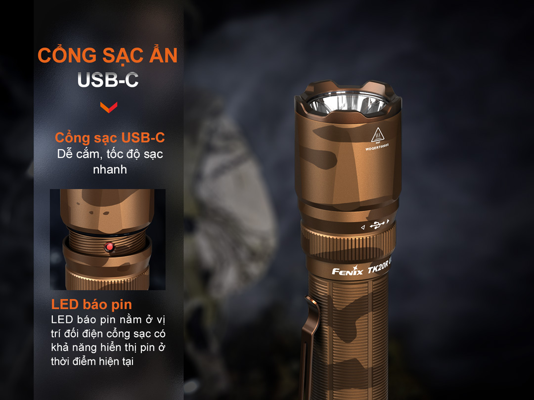 Cổng sạc USB-C ẩn trên thân đèn pin Fenix TK20R UE, tích hợp đèn báo pin giúp hiển thị trạng thái pin chính xác khi sạc.