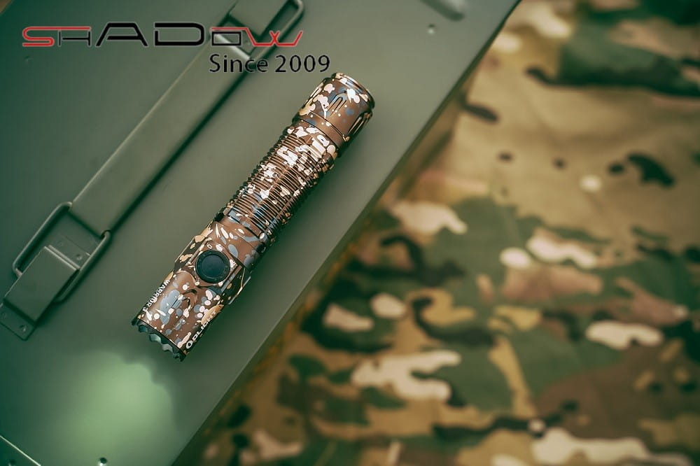 đèn pin màu camo Olight M2R Warrior Camouflage