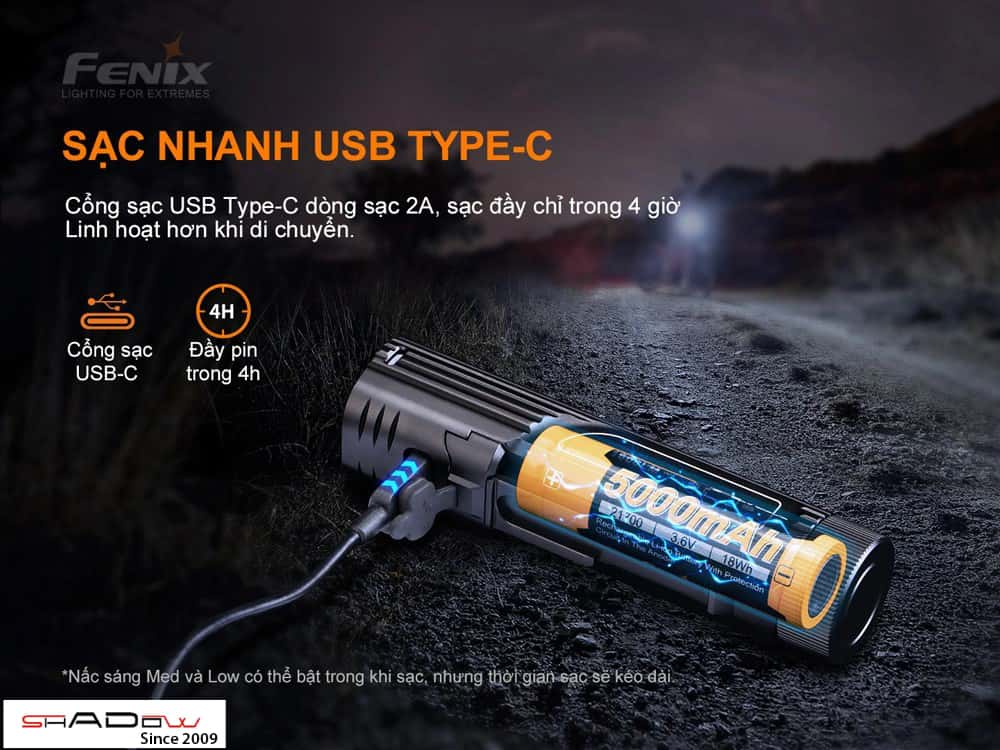 Đèn pin xe đạp Fenix BC26R trang bị cổng sạc nhanh USB C