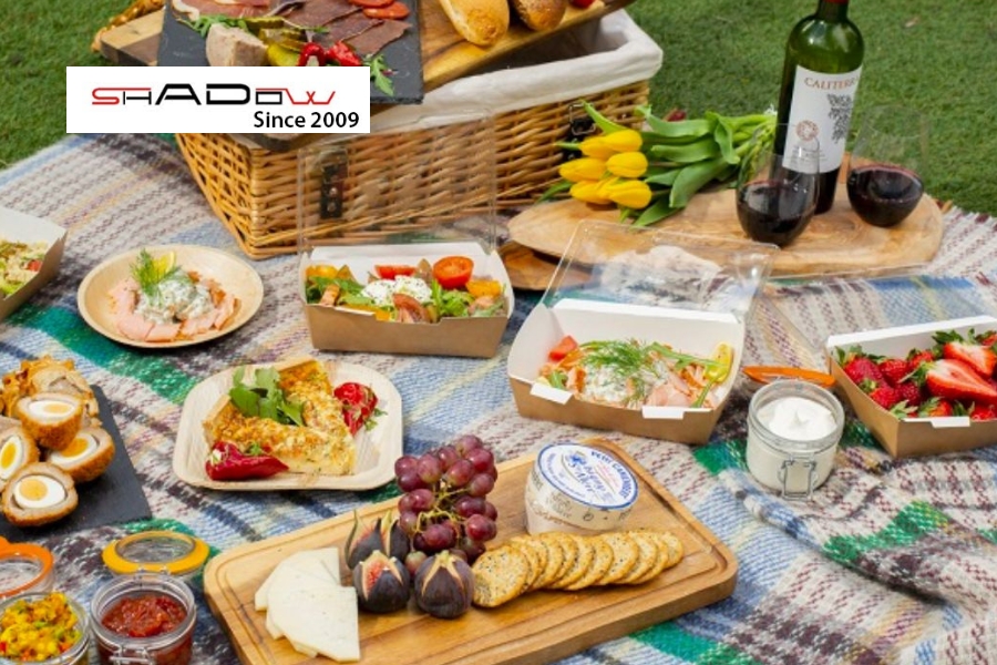 chuẩn bị đồ ăn đi cắm trại