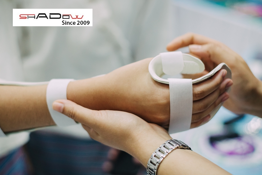 Nẹp cố định trong hộp sơ cứu y tế cần đáp ứng các yêu cầu về tính nhẹ nhàng