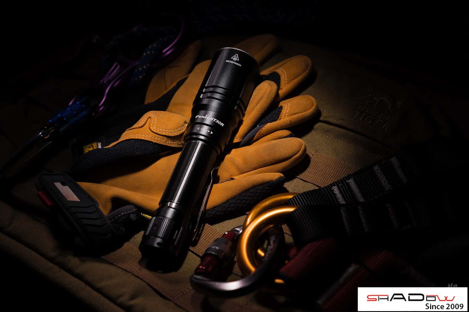 review đèn pin fenix ht30r