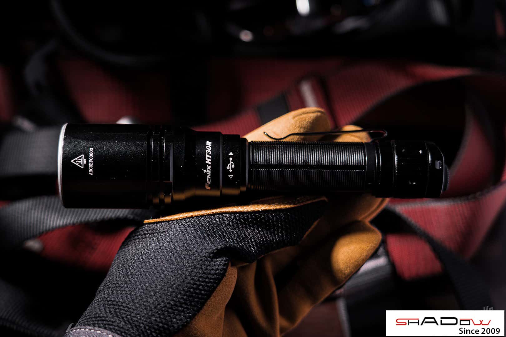 review đèn pin fenix ht30r 3