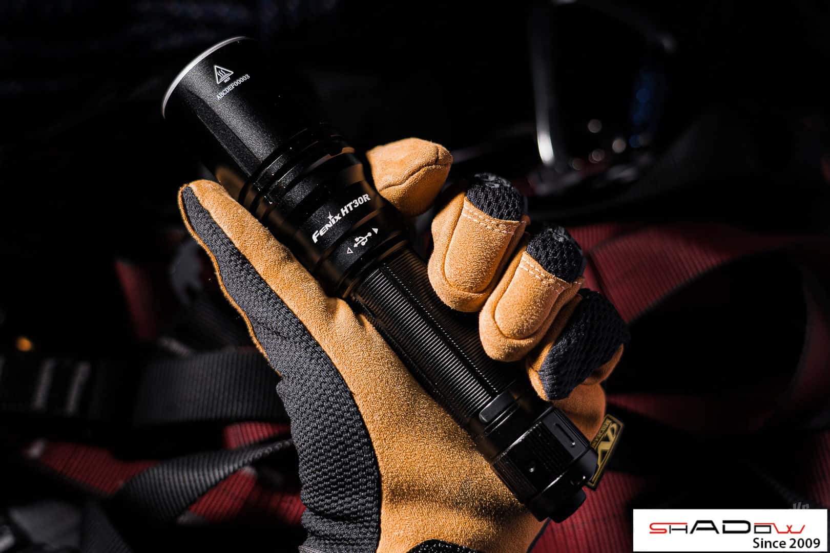 review đèn pin fenix ht30r 4