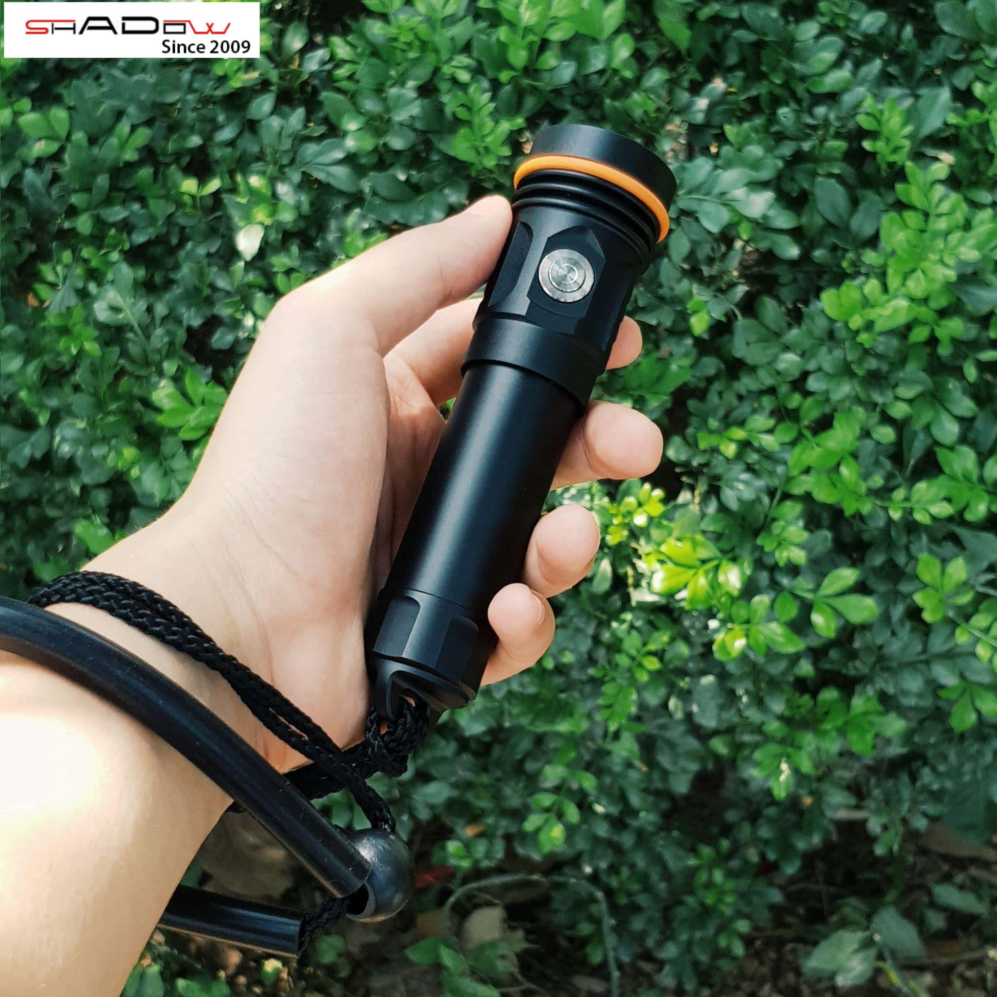 ứng dụng đèn pin chống nước