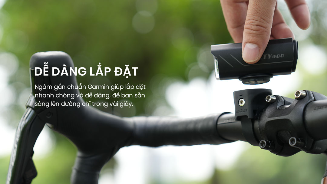 Magicshine ALLTY 400 trang bị ngàm gắn chuẩn Garmin, giúp tháo lắp nhanh chóng và tiện lợi