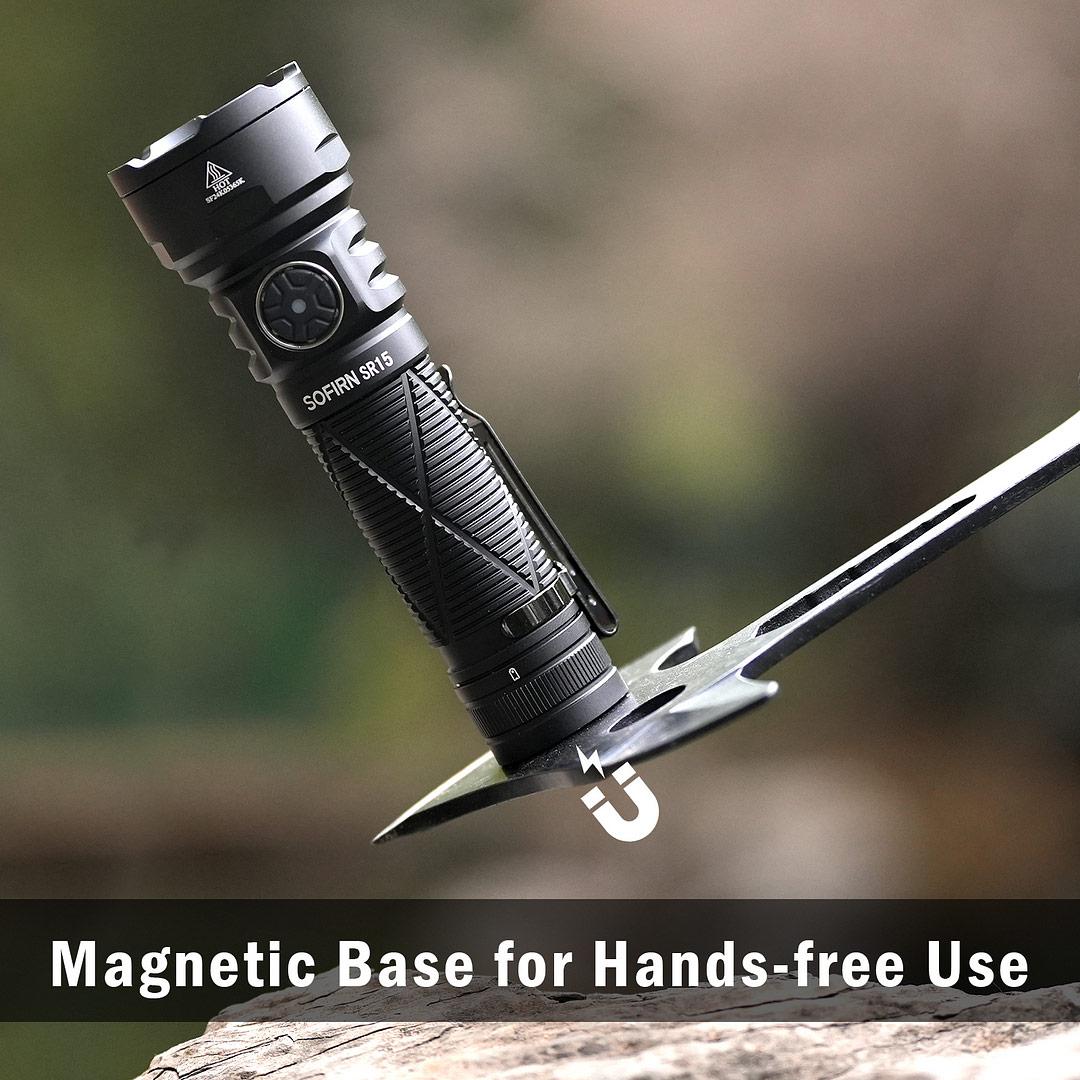 Đèn Sofirn SR15 có công tắc đuôi đa năng giúp người dùng rảnh tay khi sử dụng