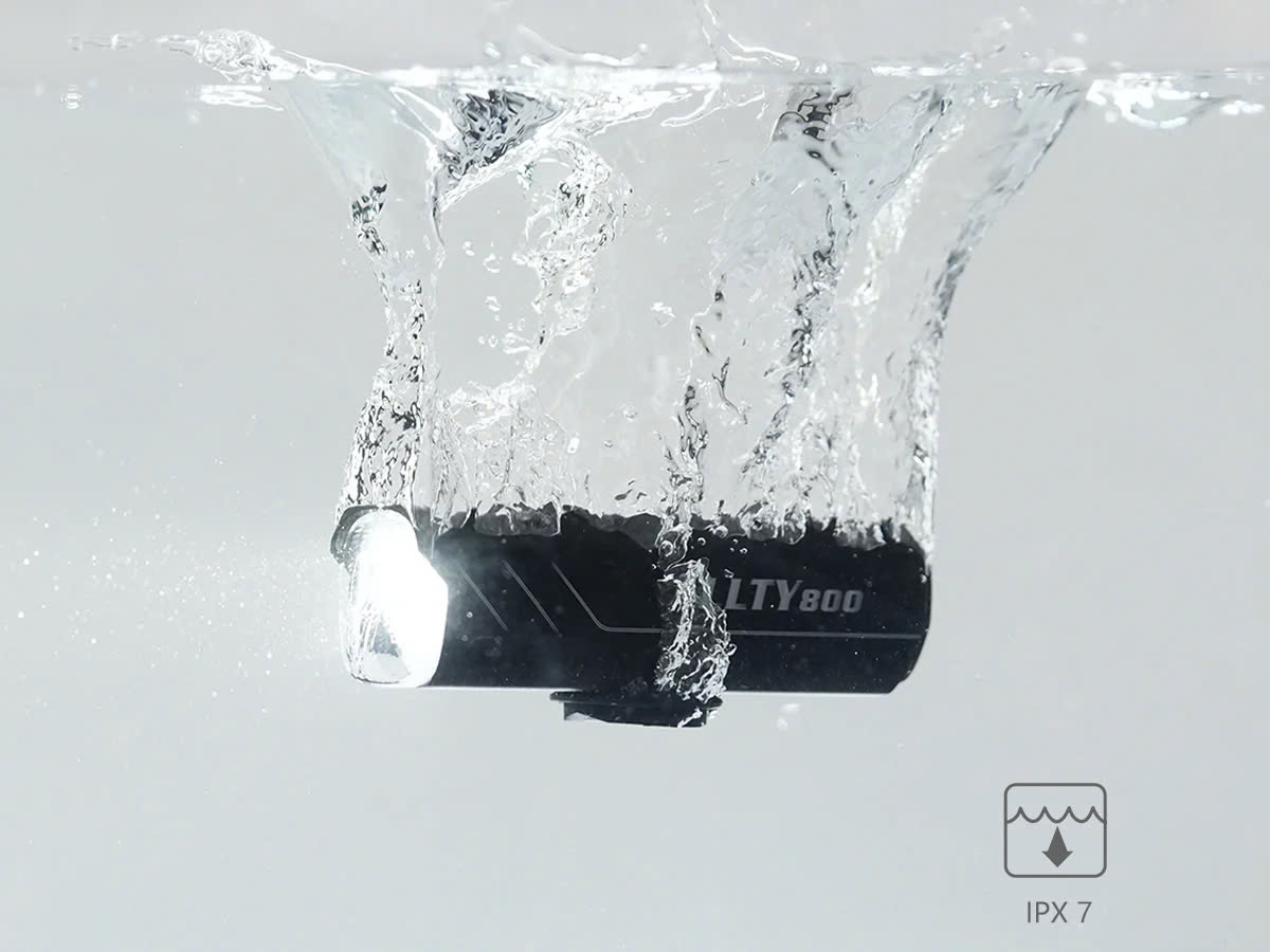 Khả năng chống nước mạnh mẽ của Allty 800 V2.0 chịu đựng tốt trong mọi điều kiện khắc nghiệt