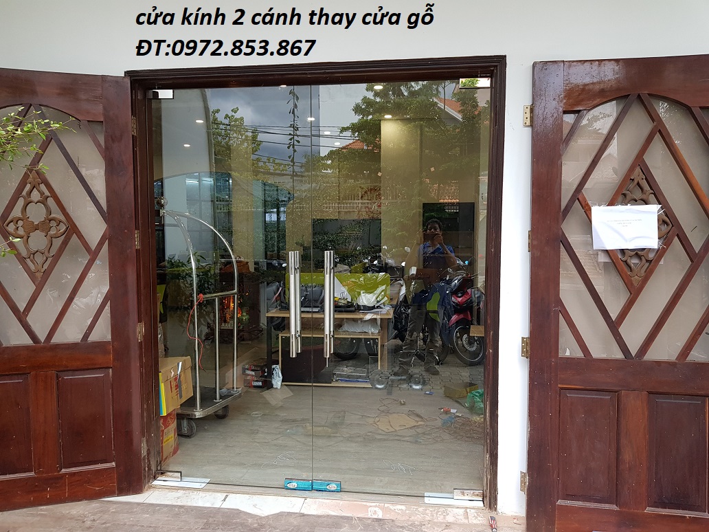 cửa kính