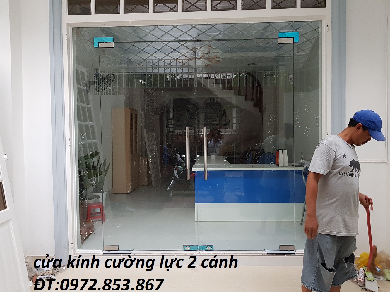 cửa kính 2 cánh