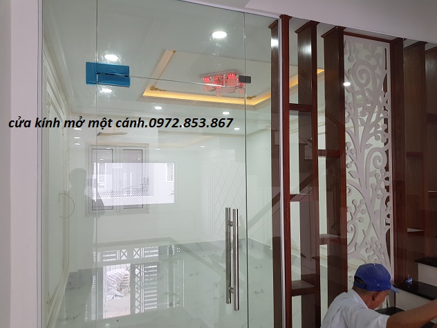 cửa kính mở 1 cánh