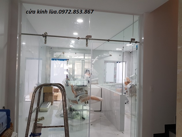 cửa kính lùa treo