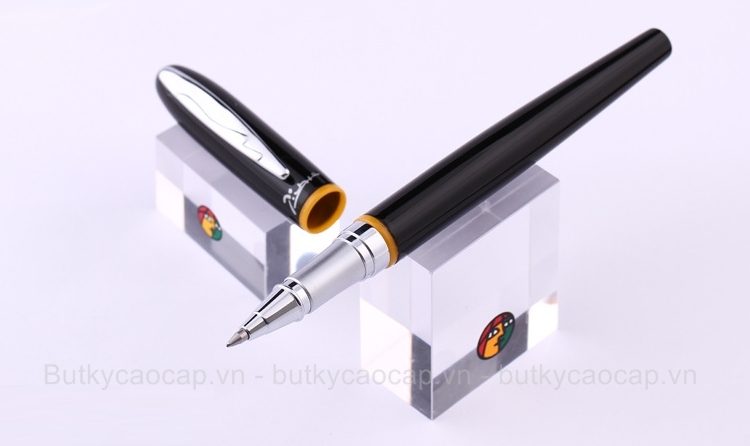 Chi tiết thiết kế bút dạ bi Picasso 907