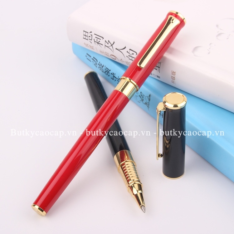 Bút kim loại 104R có thiết kế dạng bút bi mực
