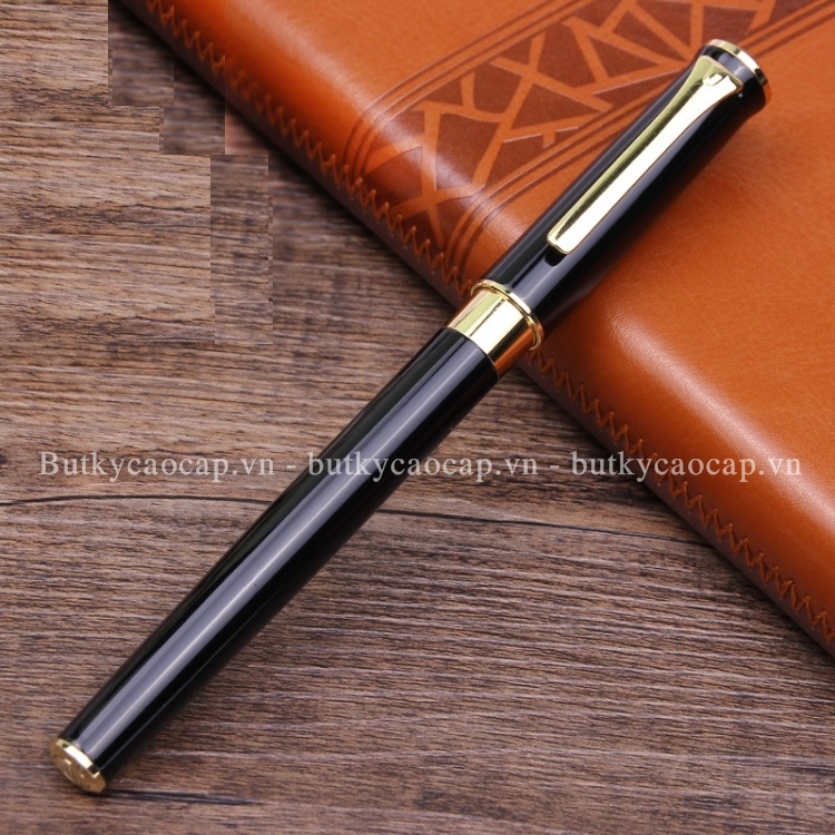 Bút kim loại đẹp giá rẻ 104R màu đen
