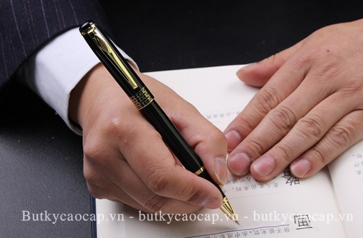 Bút kim loại đẹp giá rẻ 105G