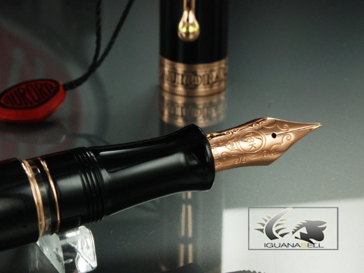 Ngòi bút được mạ vàng hồng 18K