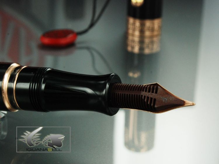 Ngòi bút được mạ vàng hồng 18K