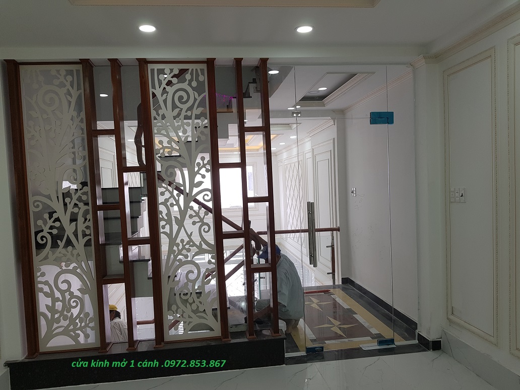 gia cố vách kính