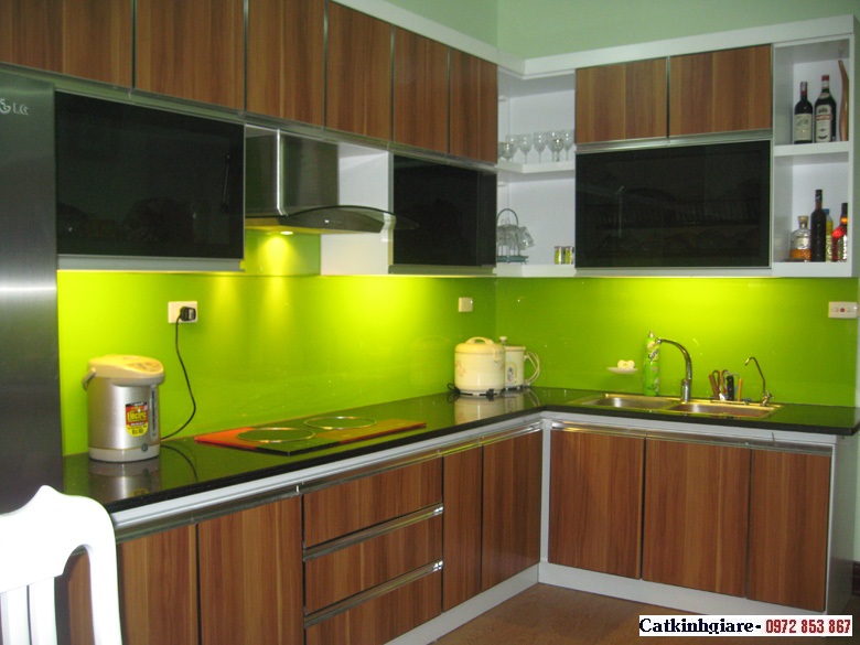 Kính màu ốp tường bếp Kính màu ốp tường bếp