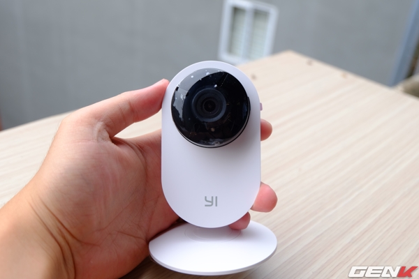 camera-theo-doi-xiaomi-yi-ip-ban-quay-dem.jpg