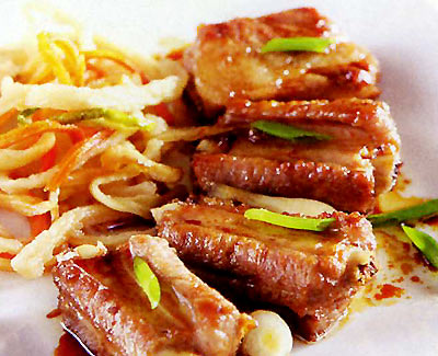 Món sườn thơm ngon được nướng vỉ nướng bếp Sanaky AT-2104HG 
