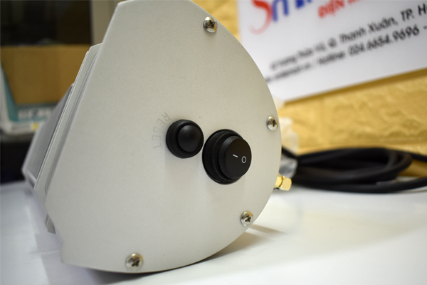 chi tiet Den suoi nha tam Heizen Appino20