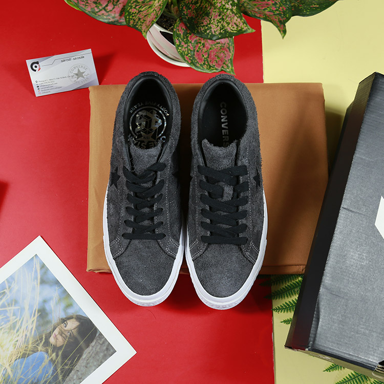 Converse One star thấp cổ da lộn đen ̣(ship - store) CTDD052