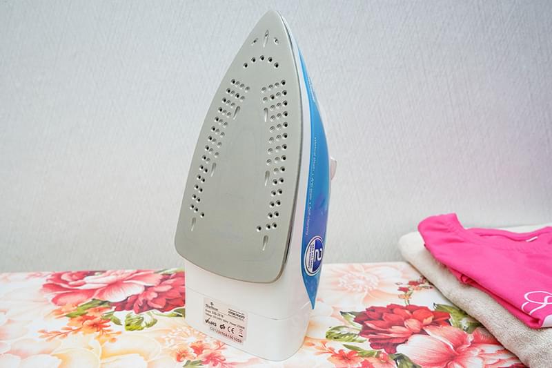 Bàn là Bluestone hơi nước SIB-3816
