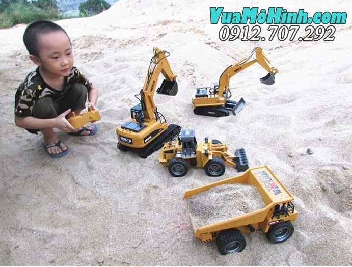 Xe điều khiển từ xa - Mô hình ô tô đồ chơi thông minh cho bé