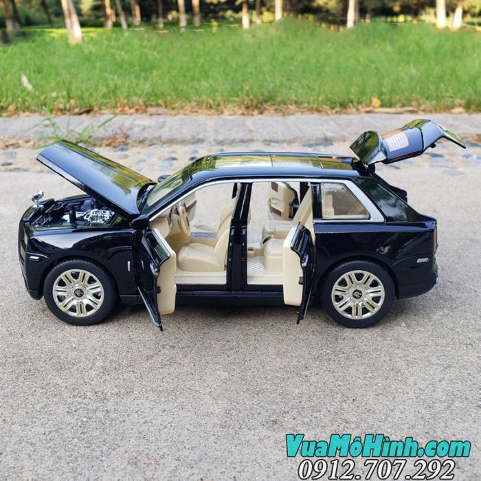 Mô hình siêu xe ô tô Rolls Royce Cullinan tỉ lệ 1:24