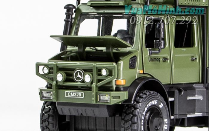 Mô hình tĩnh xe ô tô Mercedes-Benz Unimog tỉ lệ 1:28