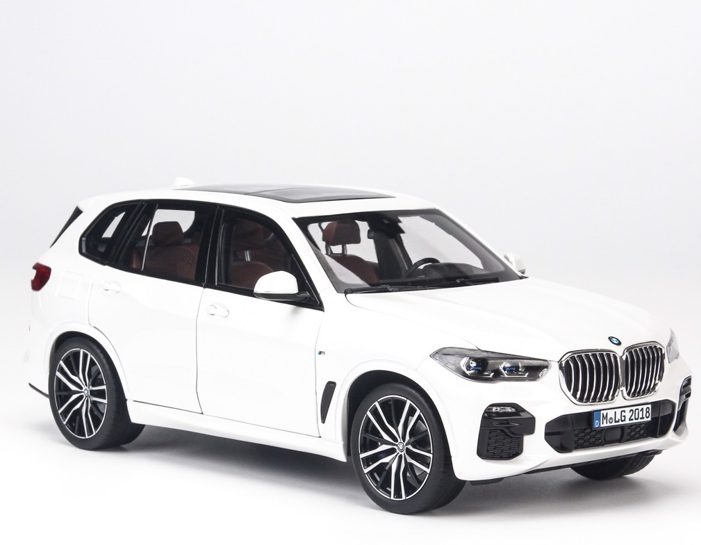 Mô hình xe BMW X5 M 2020 1:18 Paragon