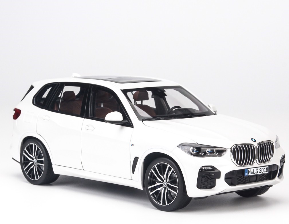 Mô hình xe BMW X5 M 2020 1:18 Paragon 
