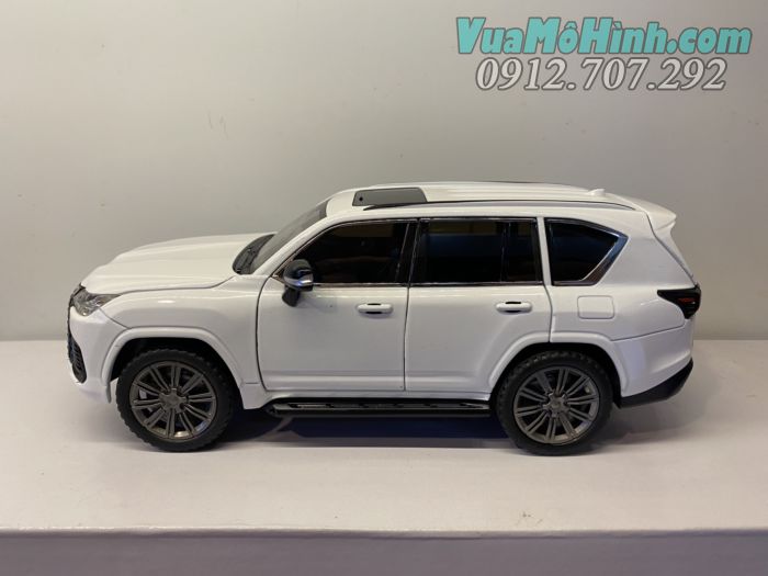 mô hình tĩnh diecast siêu xe sang ô tô Lexus Lx600 tỷ lệ 1/24 , đồ chơi xe hơi oto thu nhỏ bằng kim loại