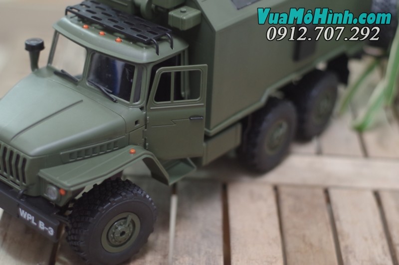 Xe tải quân sự 6 bánh b-36 ural điều khiển từ xa