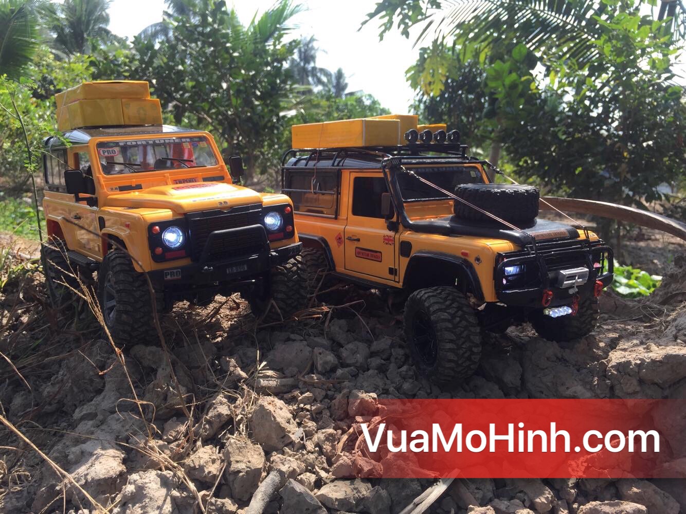 Xe bán tải Land Rover Defender điều khiển từ xa địa hình có camera HD