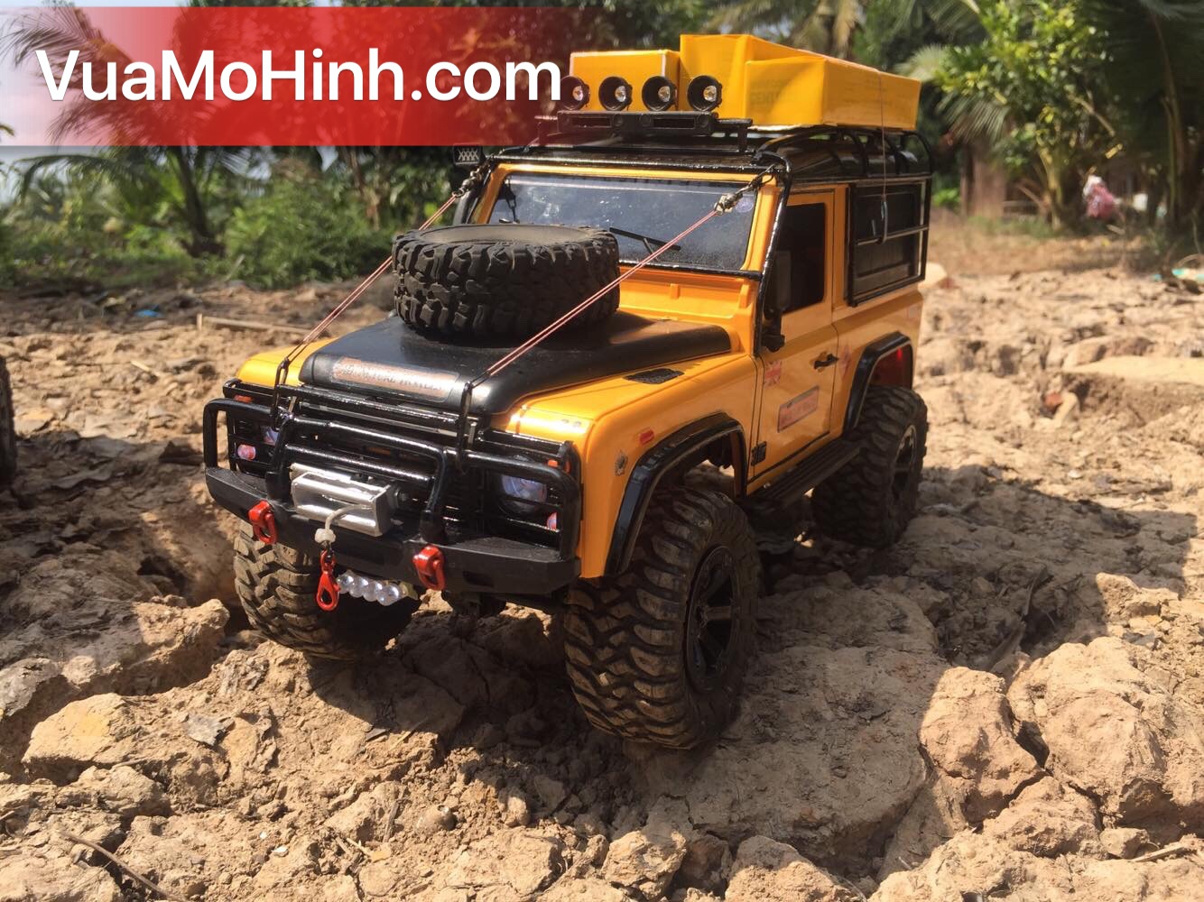 Xe bán tải Land Rover Defender điều khiển từ xa địa hình có camera HD