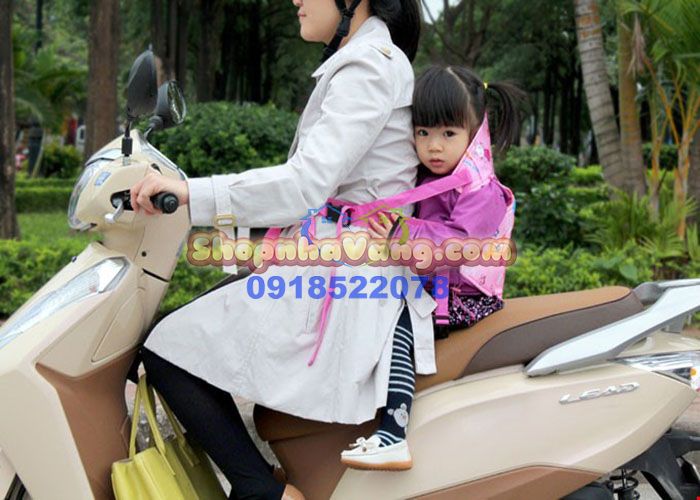 dai-diu-xe-may-do-co-an-toan-cho-be-nv297