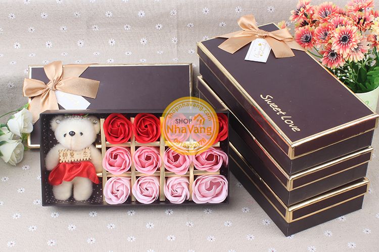 Hoa Hồng 3D Sáp Hộp 12 Bông Kèm Gấu NV374