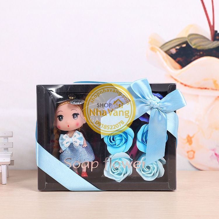 Hoa Hồng Sáp Hộp 6 Bông Kèm Búp Bê NV371